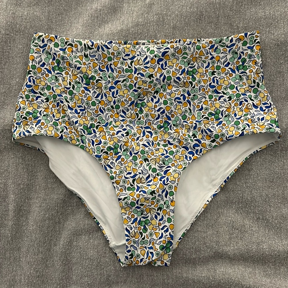 & other stories high waist fruit bottoms size 4